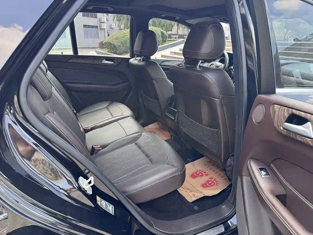 Mercedes-Benz GLE (Import) — миниатюра 9