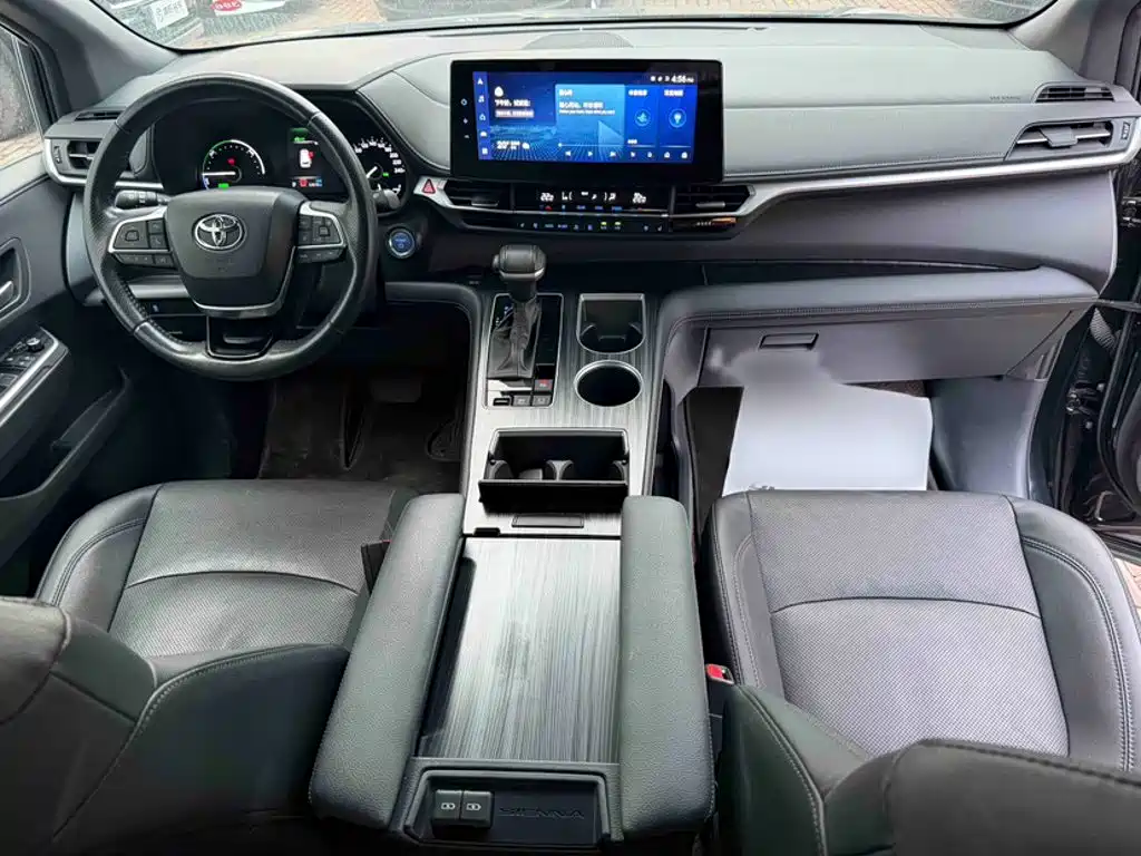 Toyota Sienna — миниатюра 14