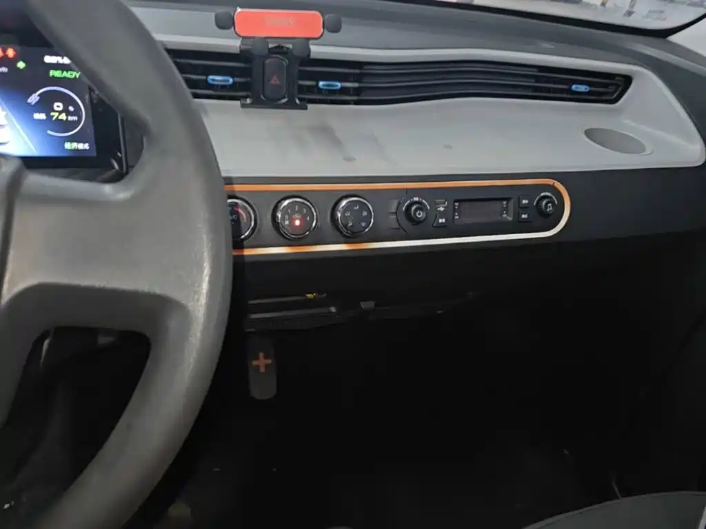 Wuling MINIEV — миниатюра 13