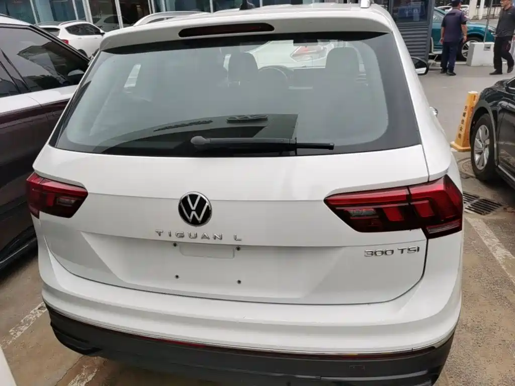 Volkswagen Tiguan L — миниатюра 6