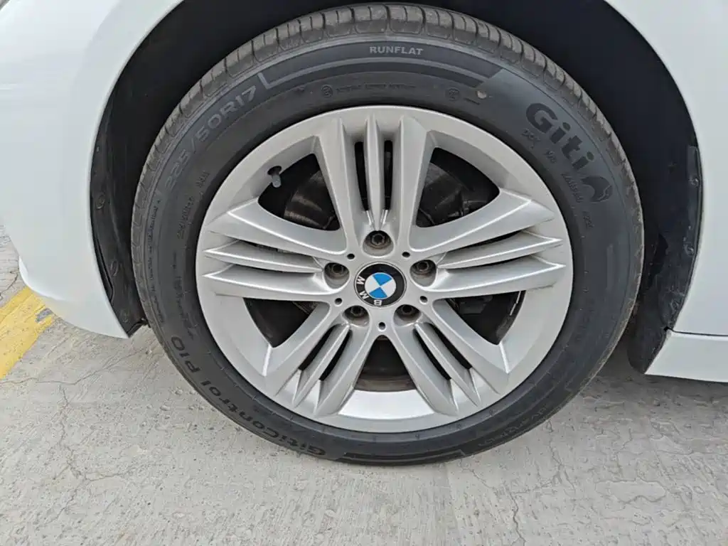 BMW 3 Series — миниатюра 23