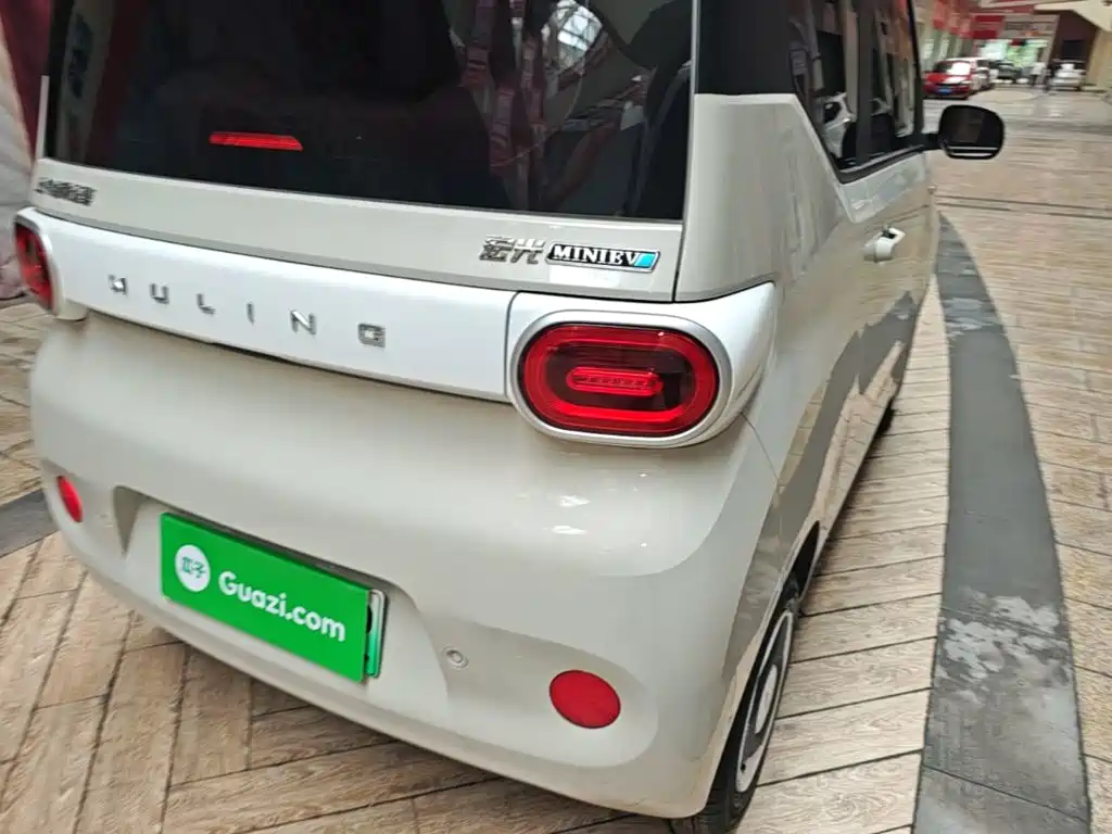 Wuling MINIEV — миниатюра 8
