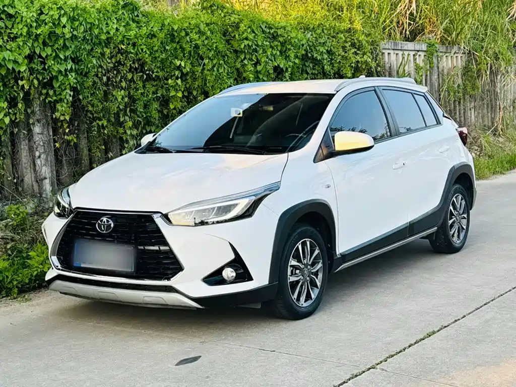 Toyota Yaris L — миниатюра 2