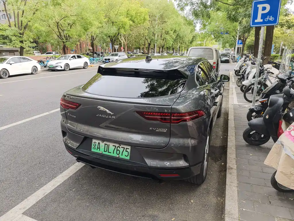 Jaguar I-PACE — миниатюра 7