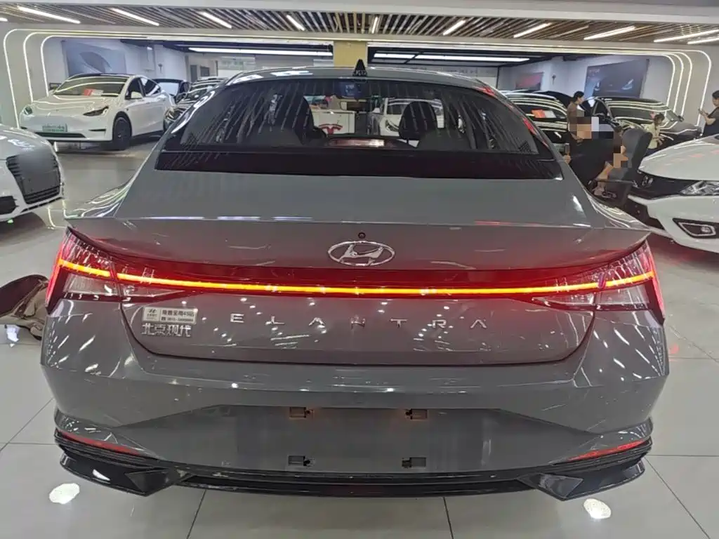 Hyundai Elantra — миниатюра 6