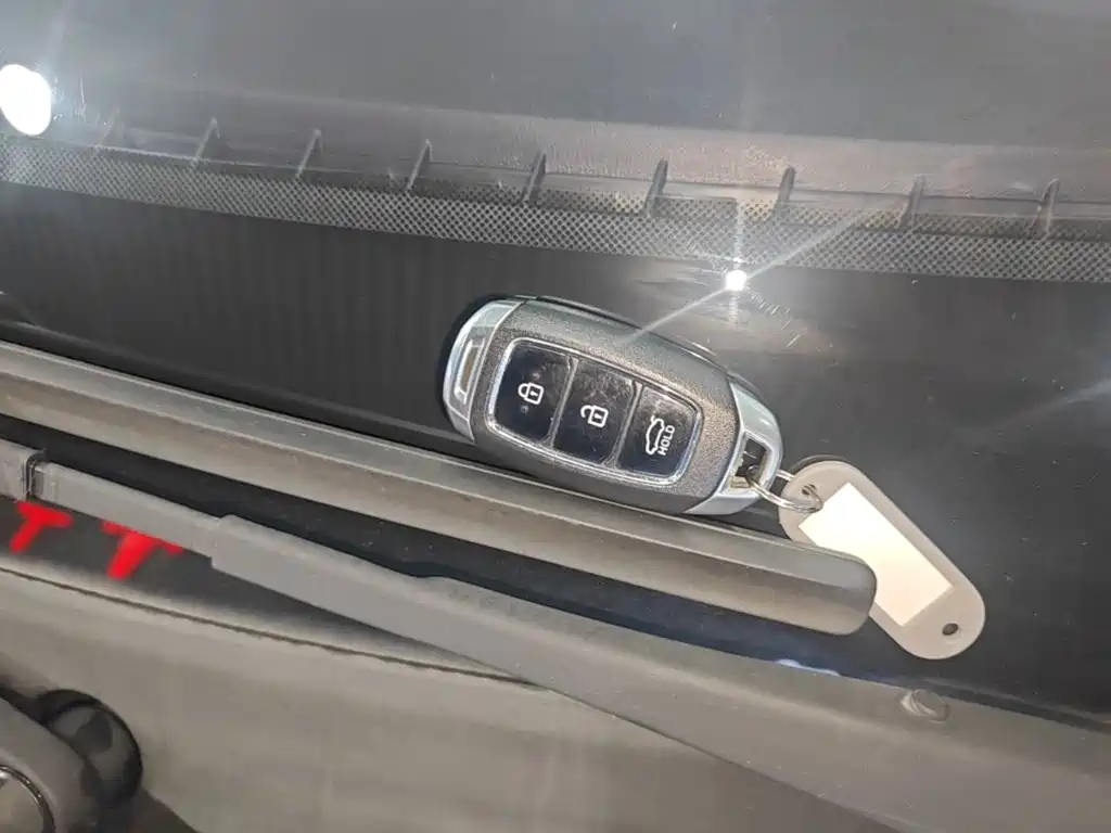 Hyundai Elantra — миниатюра 9