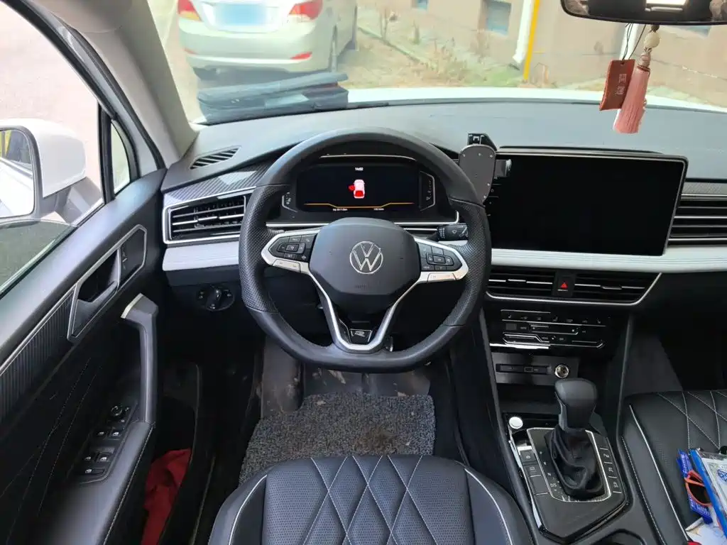 Volkswagen Tiguan L — миниатюра 11