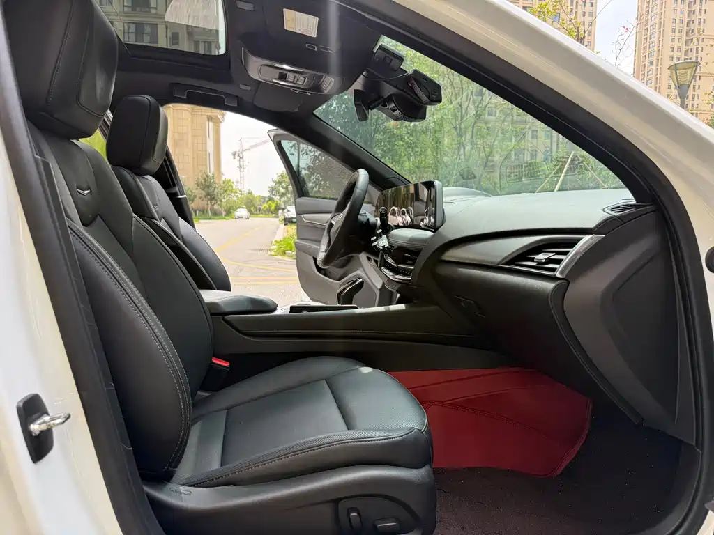 Cadillac CT5 — миниатюра 9