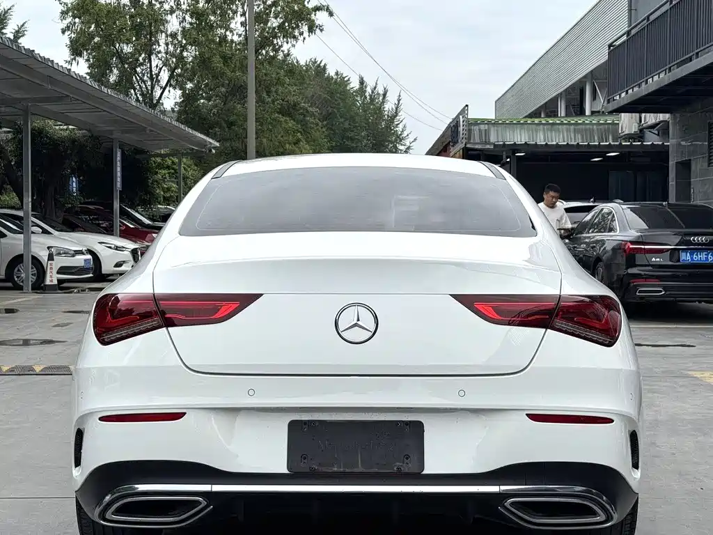 MERCEDES-BENZ CLA