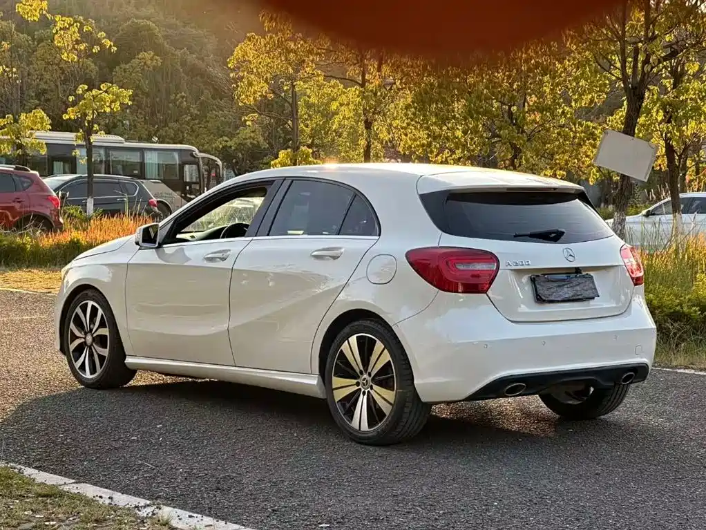 MERCEDES-BENZ A CLASS