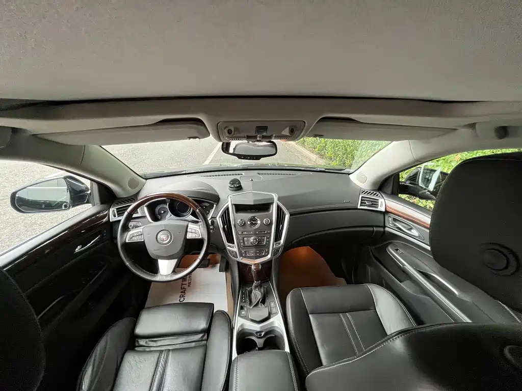 Cadillac SRX — миниатюра 8