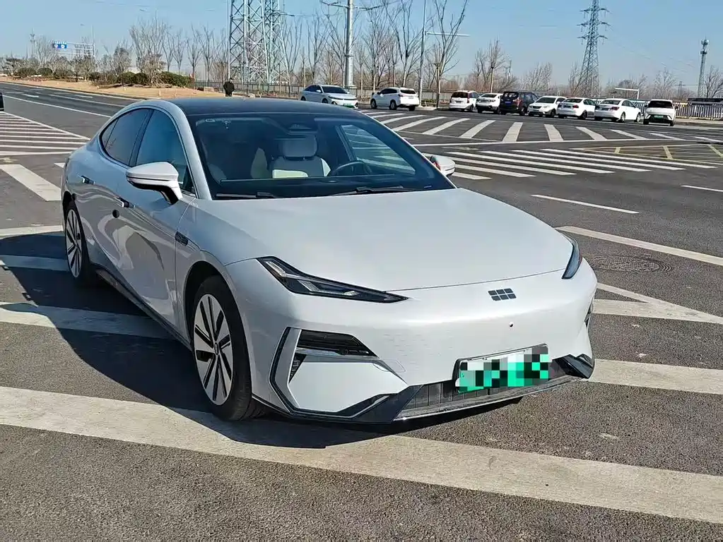 GEELY GALAXY GALAXY E8