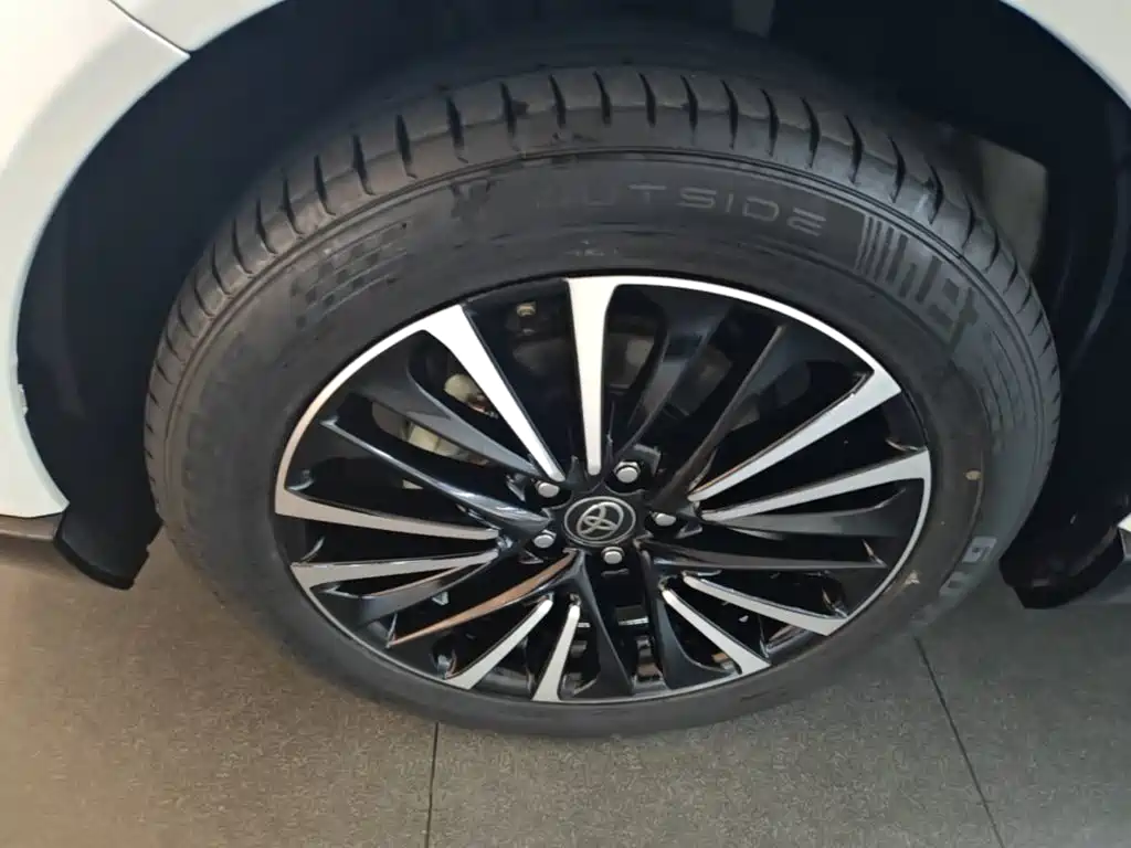 Toyota Venza — миниатюра 23