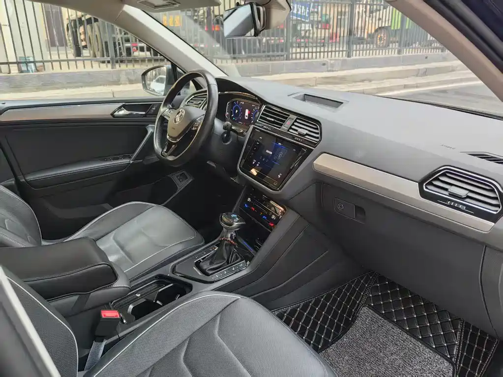 VOLKSWAGEN TIGUAN L NEW ENERGY