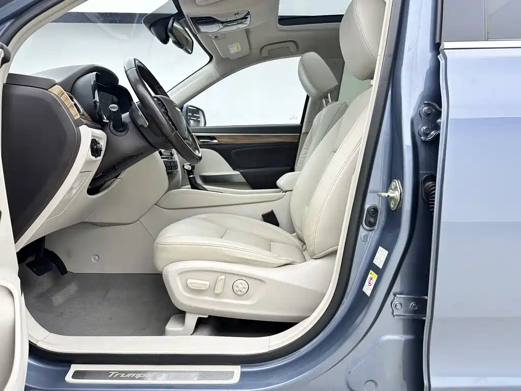GAC GS8 2017 320T Luxury Smart Connect （ мест）