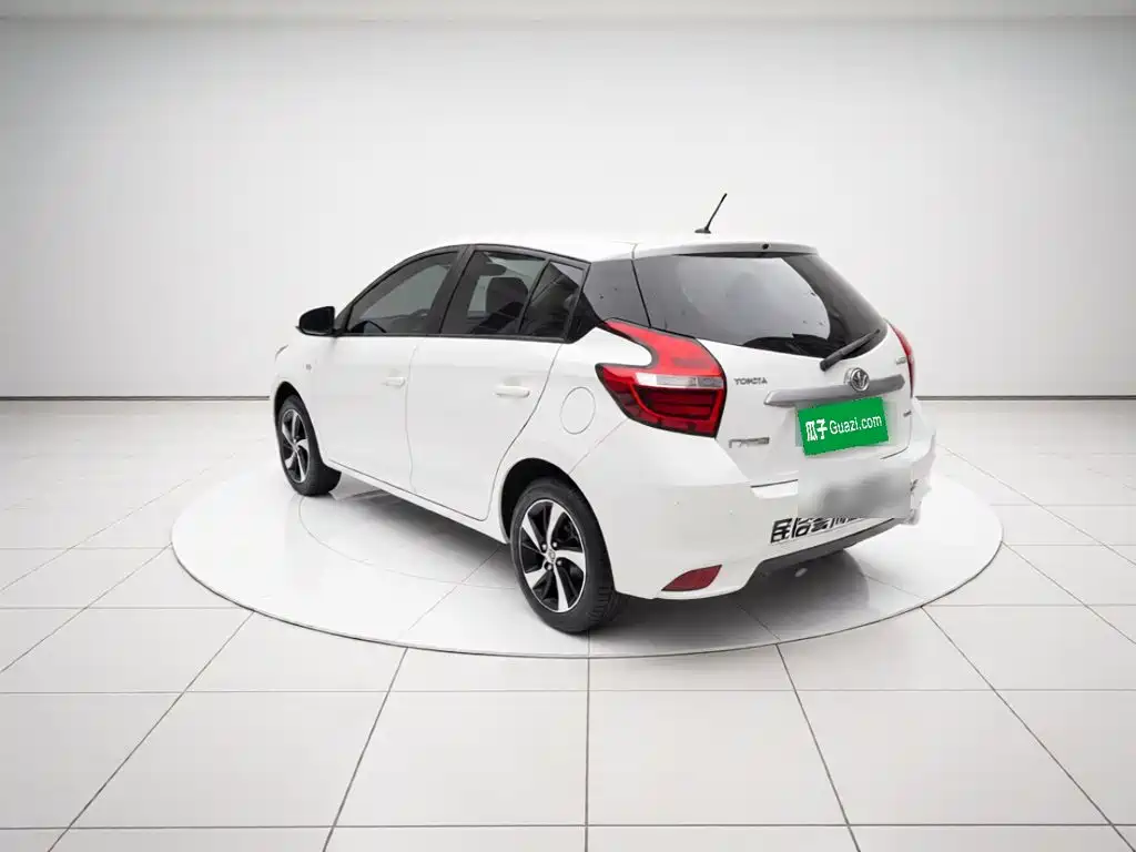 Toyota Yaris L — миниатюра 4