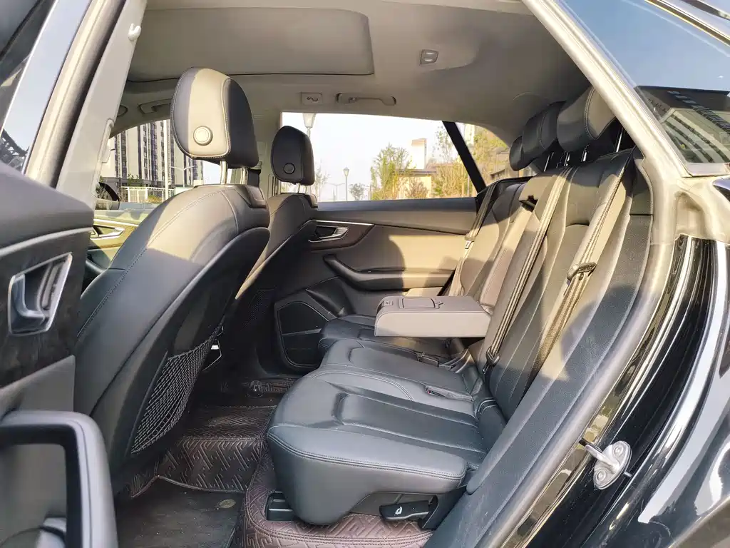 Audi Q8 2022 55 TFSI Luxury
