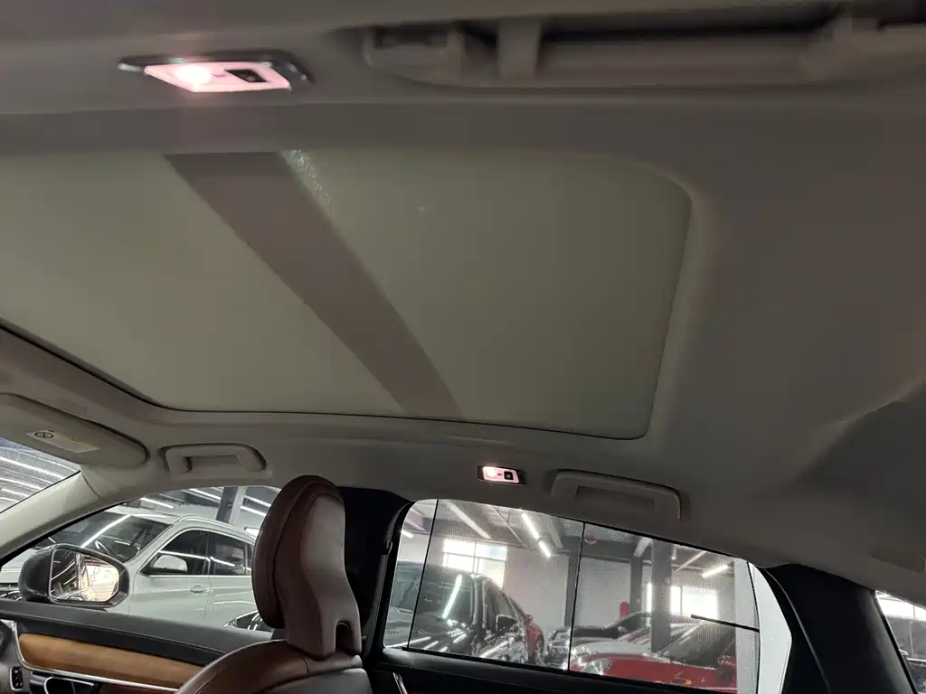 VOLVO S90 PLUG IN HYBRID