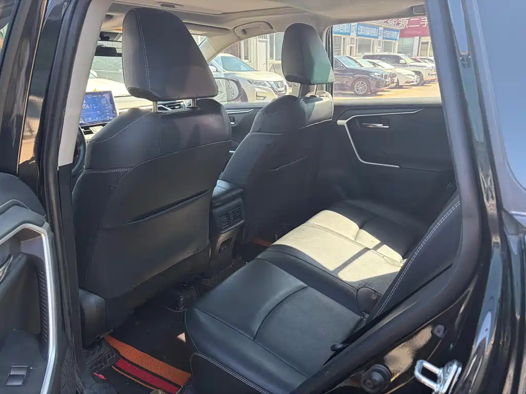 Toyota RAV4 2021 2.0L CVT PLUS