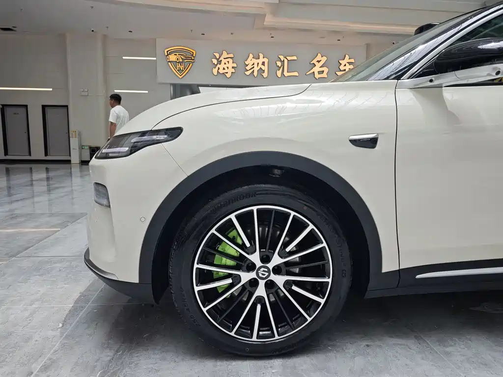 Leapmotor C11 2026 300