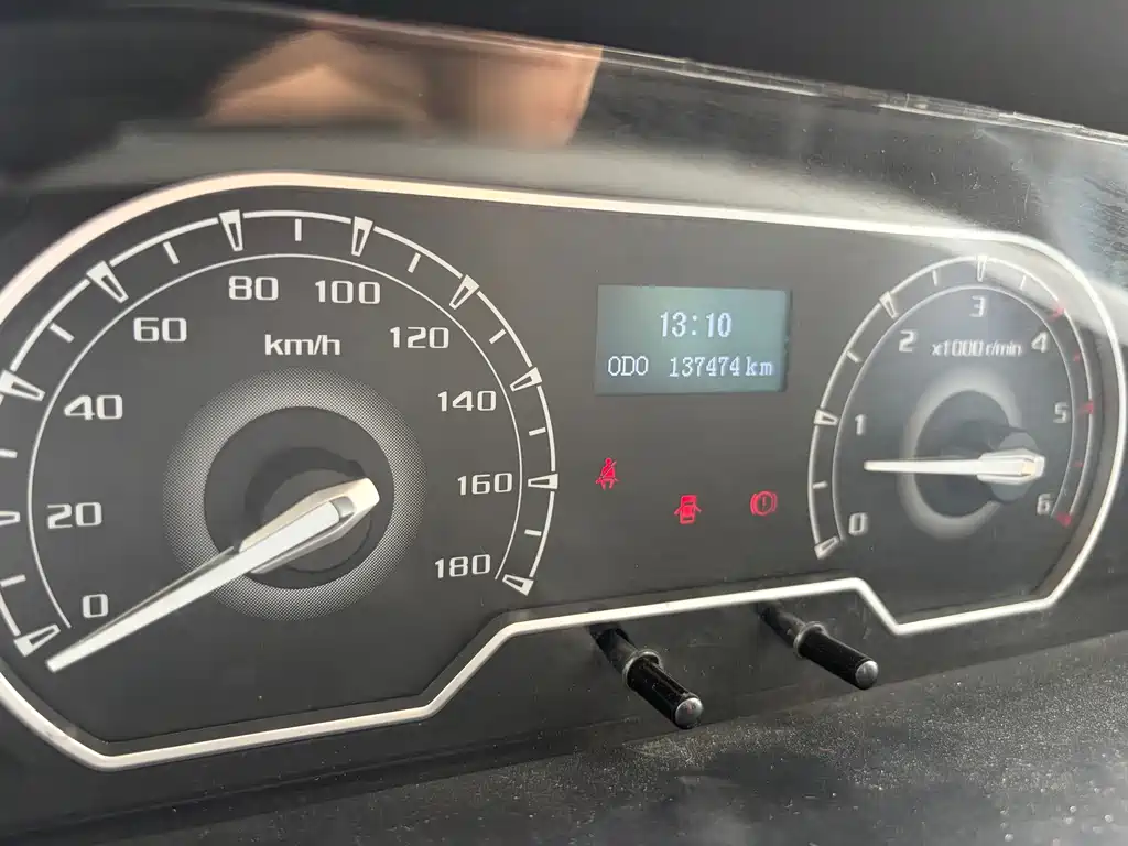 MAXUS V80 — миниатюра 8