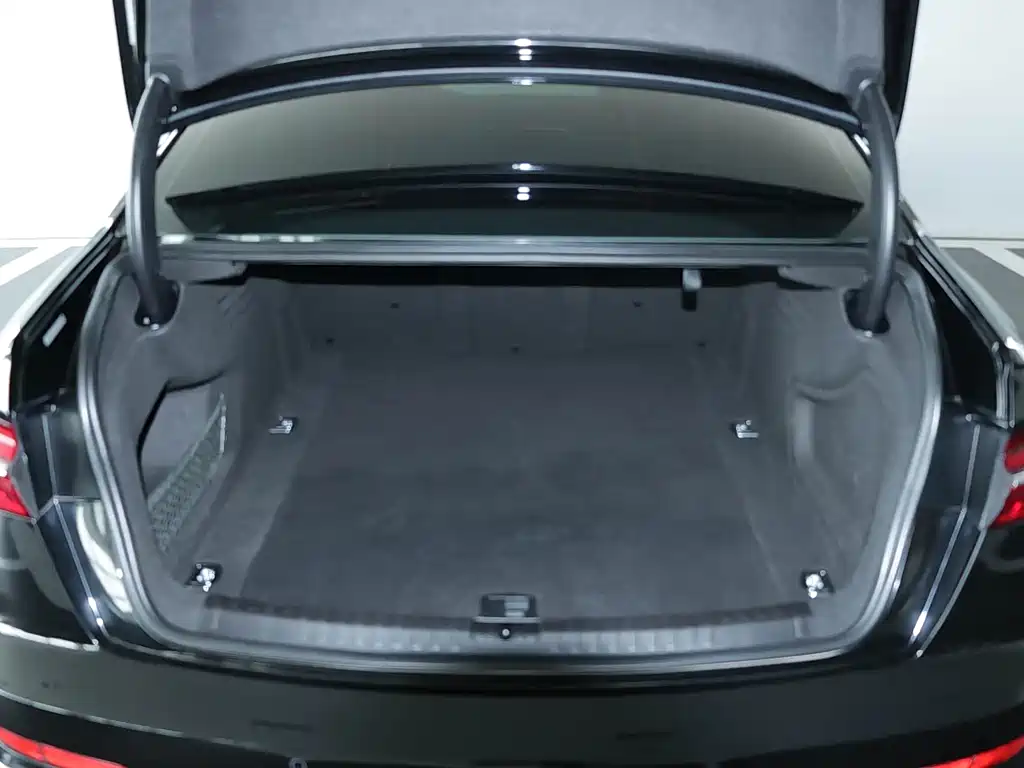Audi A6L — миниатюра 6