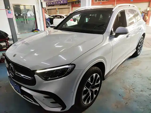 MERCEDES-BENZ GLC