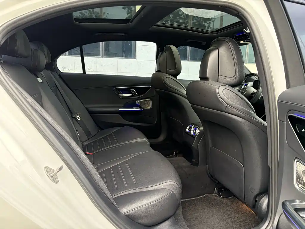 Mercedes-Benz C-Class — миниатюра 15