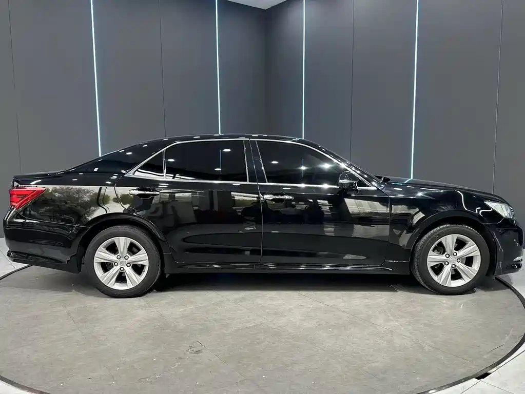 Toyota Crown 2.0T Fashion Edition, фото 5