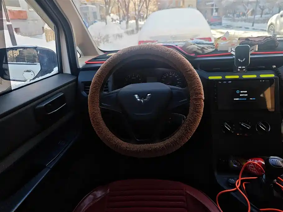 WULING WULING HONGGUANG PLUS