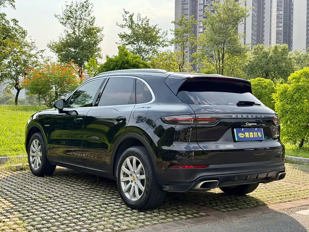 Porsche Cayenne Hybrid — миниатюра 5