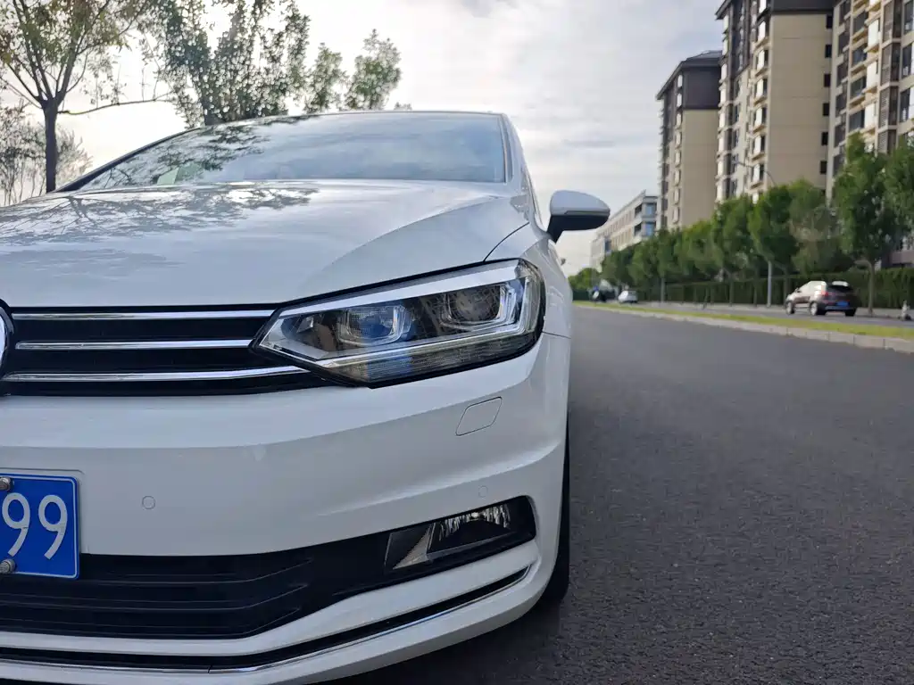 Volkswagen Touran — миниатюра 28