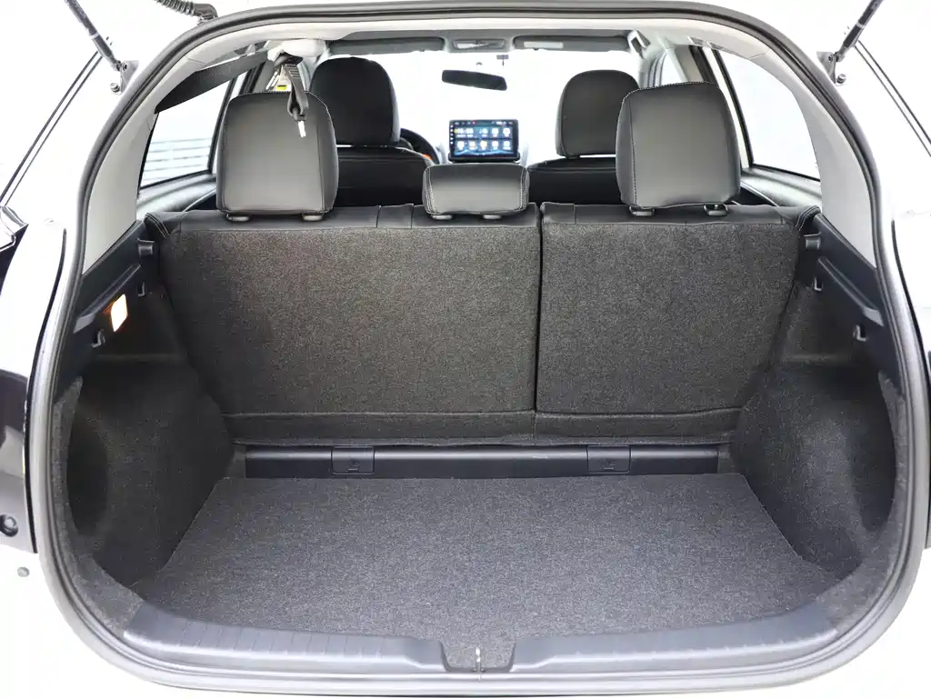 Toyota Yaris L — миниатюра 15