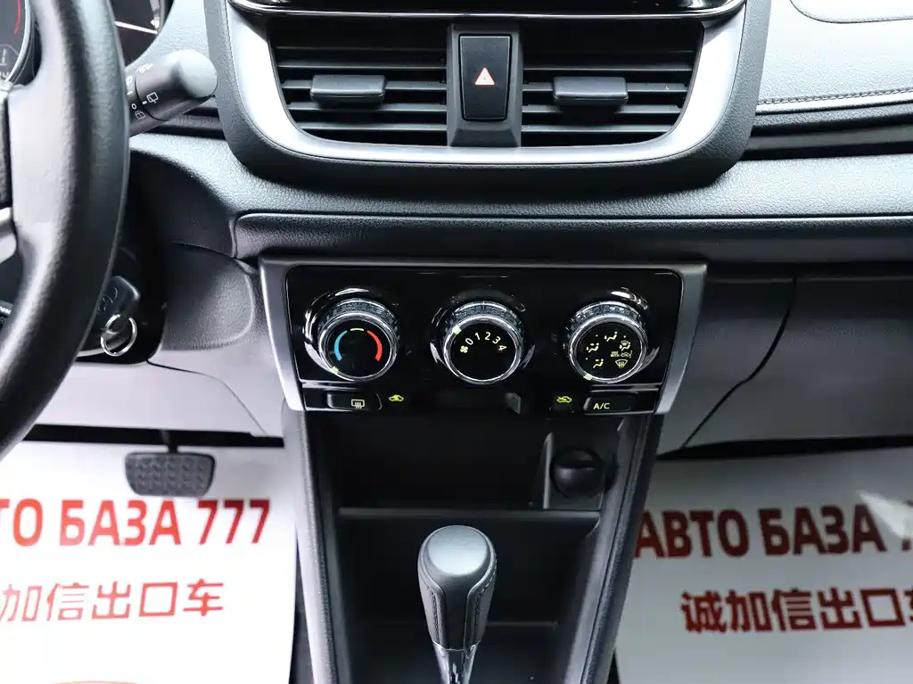 Toyota Yaris L — миниатюра 12