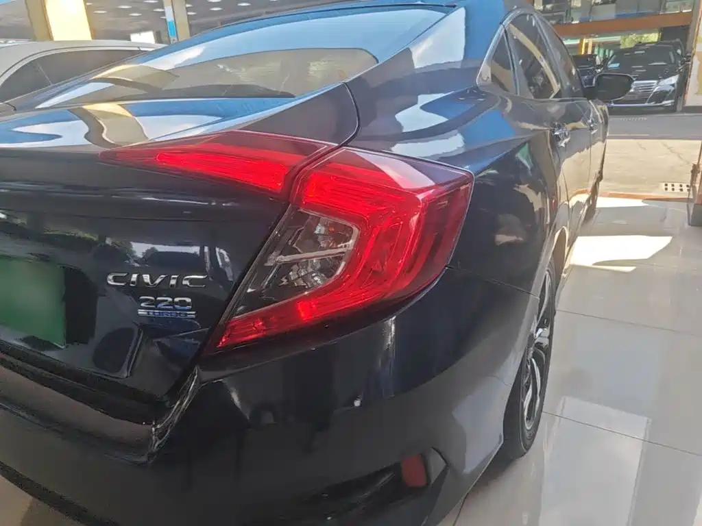 Honda Civic — миниатюра 8
