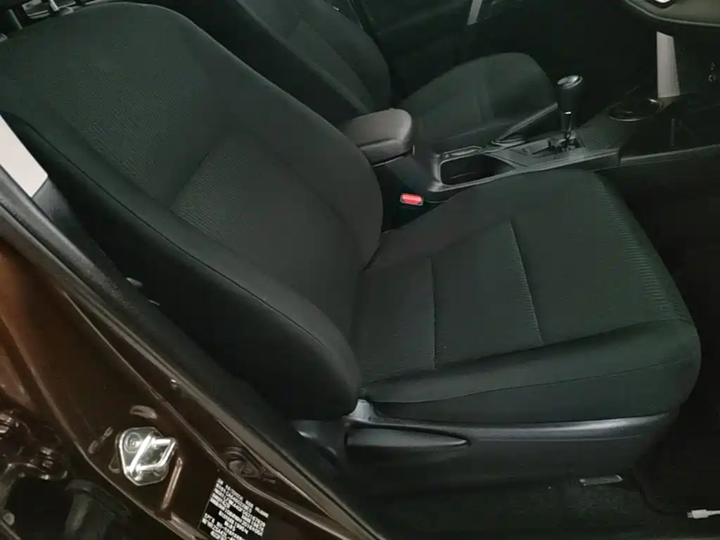 Toyota RAV4 — миниатюра 25