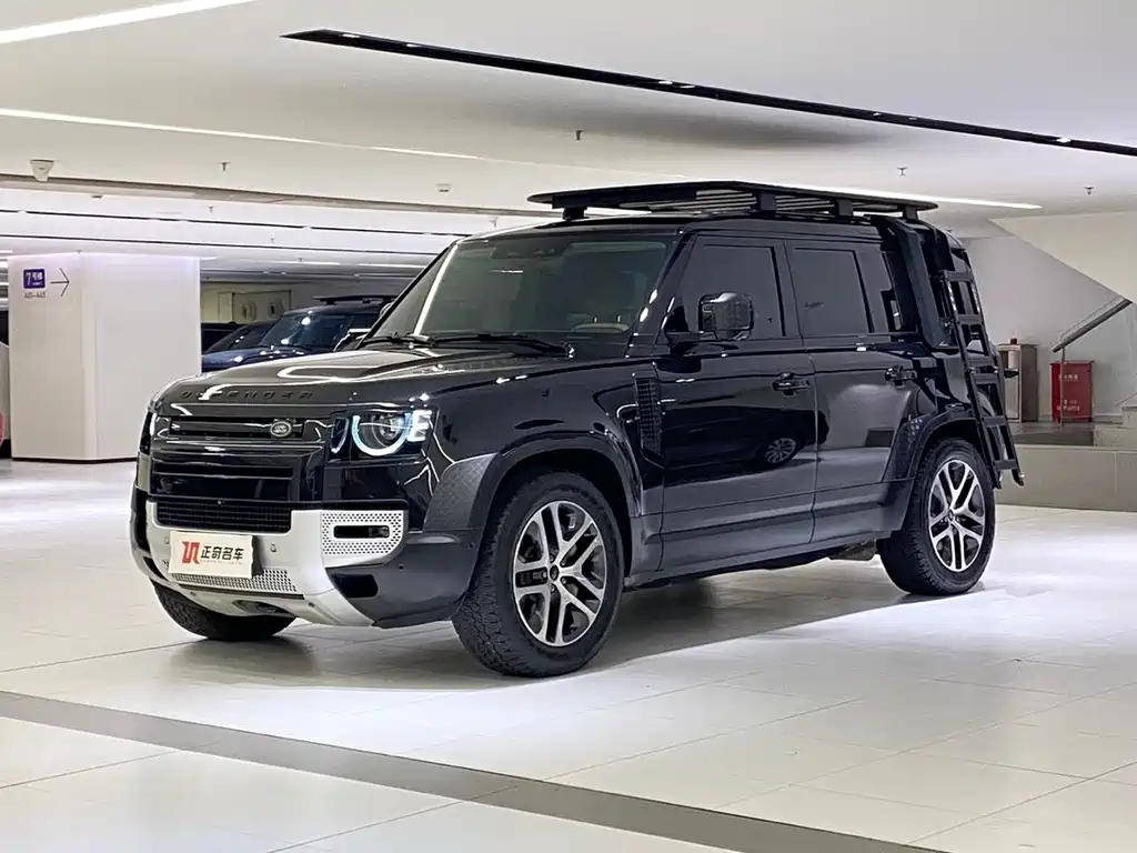 Land Rover Defender 2024