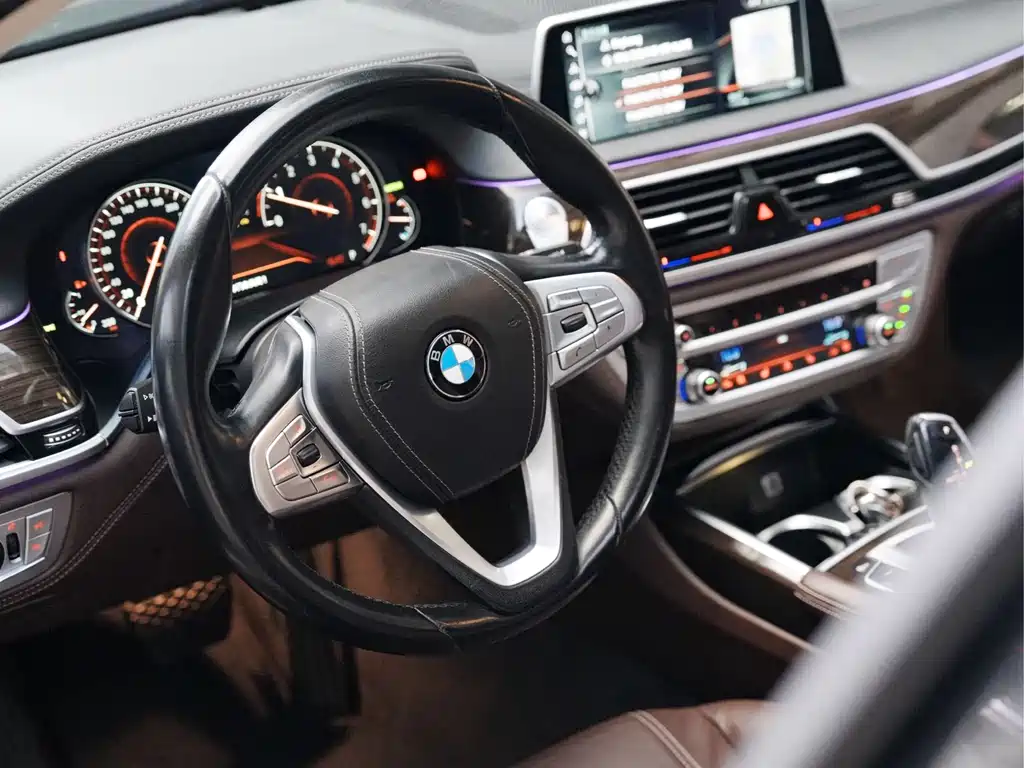 BMW 7 SERIES