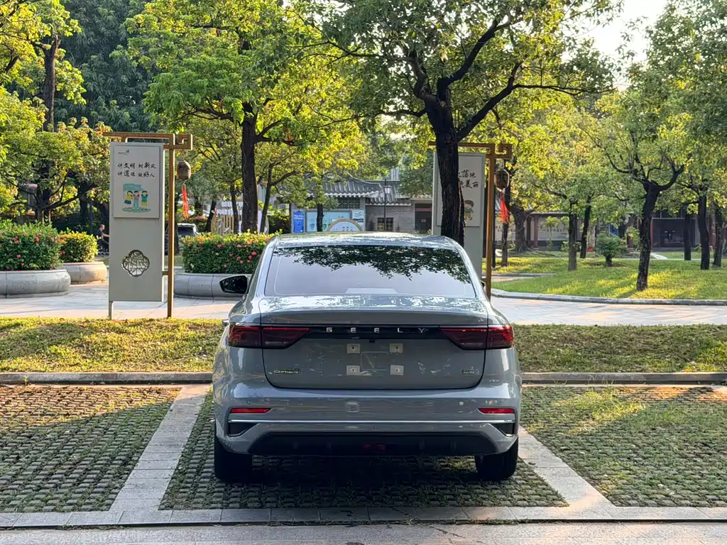Geely Emgrand — миниатюра 5