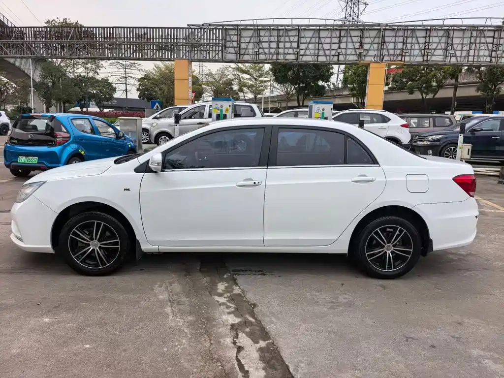 BYD Surui — миниатюра 3