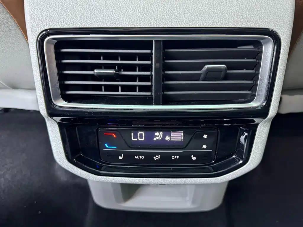 Volkswagen Teramont — миниатюра 14