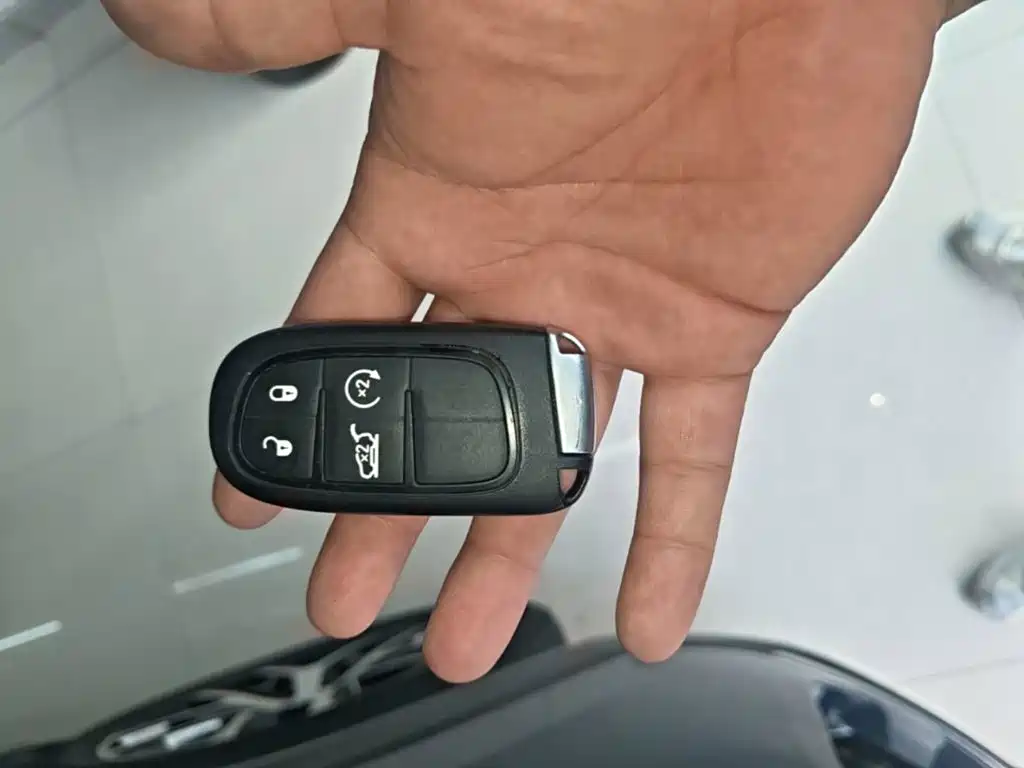 Jeep Grand Commander — миниатюра 9