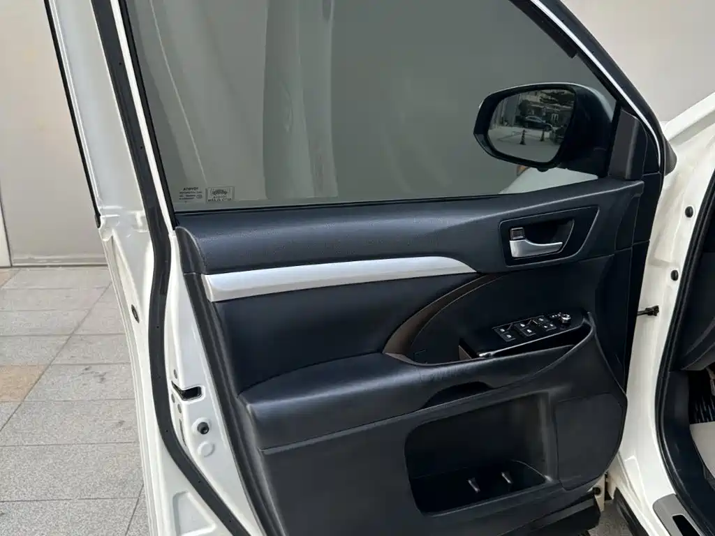 Toyota Highlander — миниатюра 12