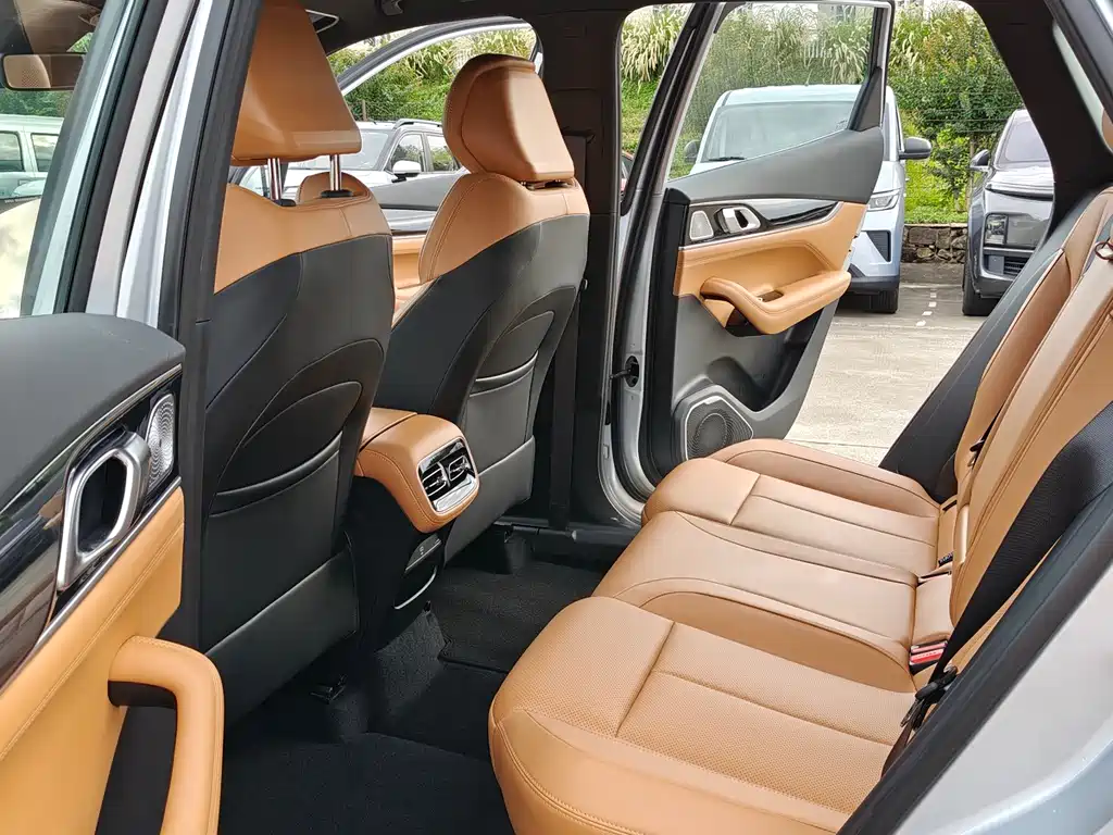 Geely Boyue L L 2025 1.5TD DCT