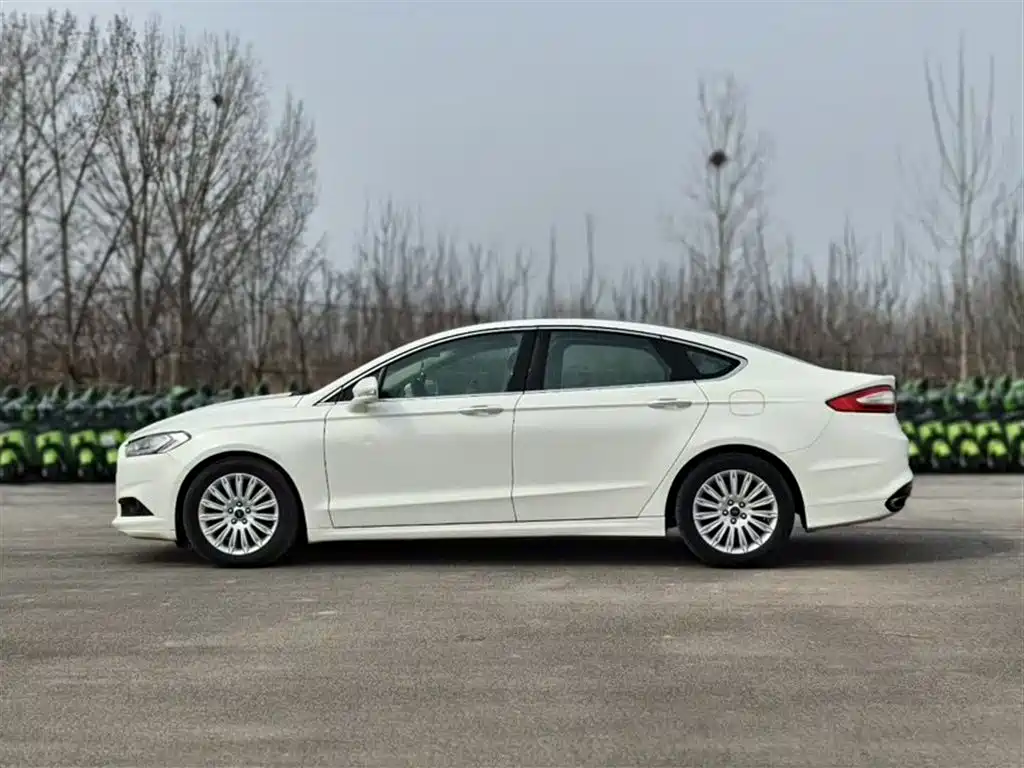 Ford Mondeo 2013 2.0L GTDi200 Fashion