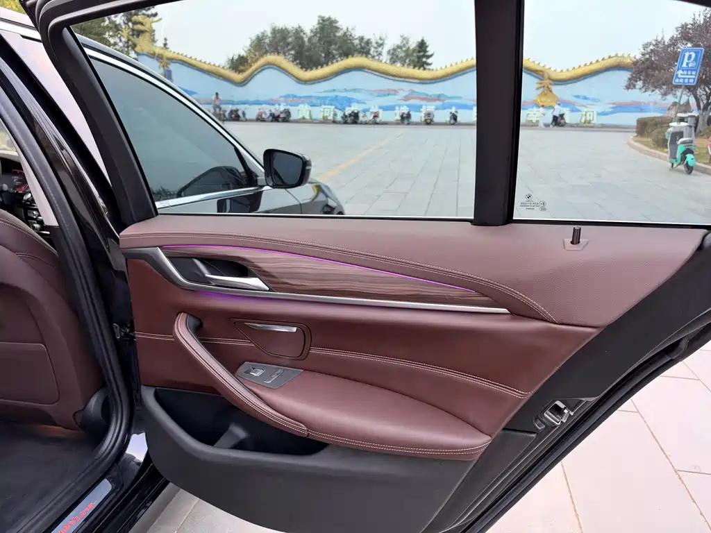 BMW 5 Series — миниатюра 22
