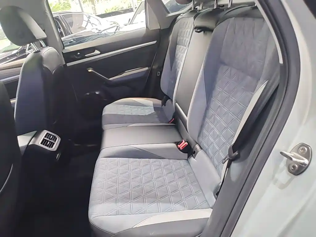 Volkswagen Lavida — миниатюра 17