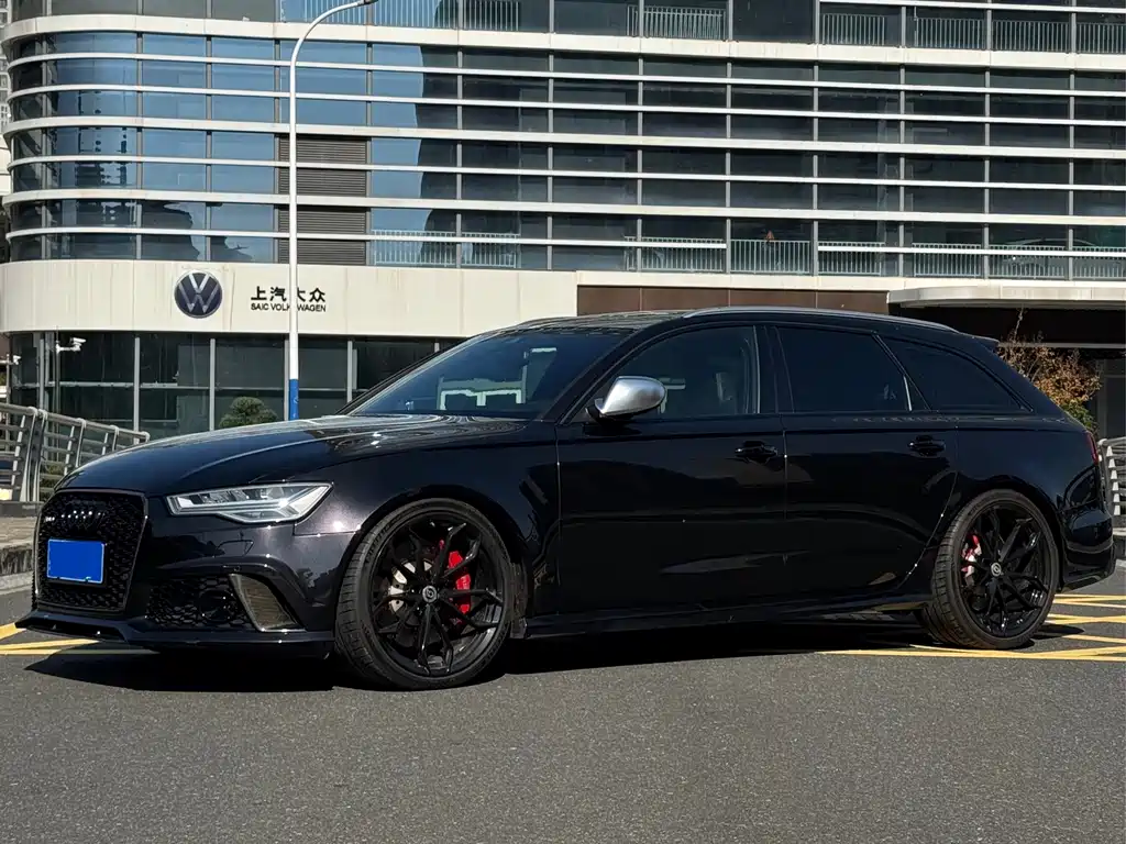 AUDI RS 6