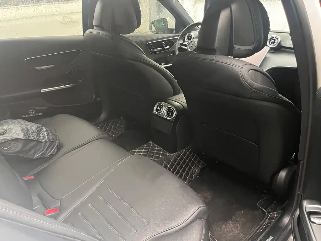 Mercedes-Benz C-Class — миниатюра 6