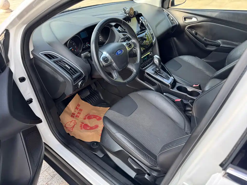 Ford Focus — миниатюра 10
